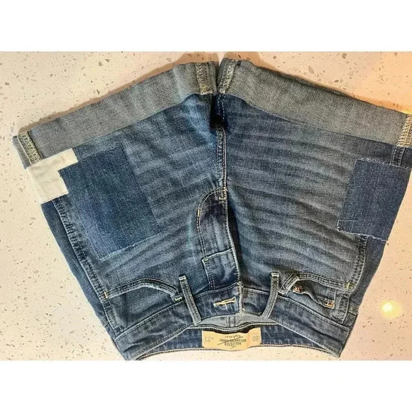 Hollister High Rise Denim Boyfriend Short W23 - Picture 2 of 7